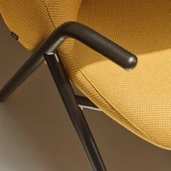 TEULAT Fauteuils Fauteuil Bas Rembourré En Moutarde Et Pied En Métal -Magasin De Chaises fauteuil bas rembourre en moutarde et pied en metal 2